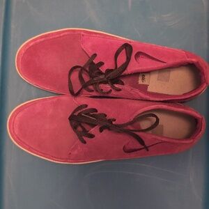 Nike men's shoes size 11, red.